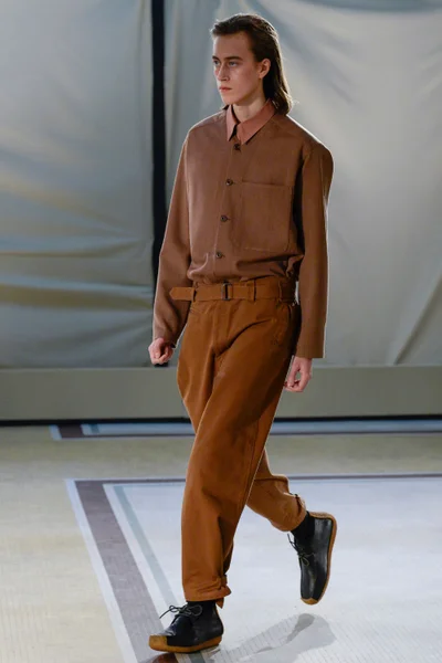 Look 23